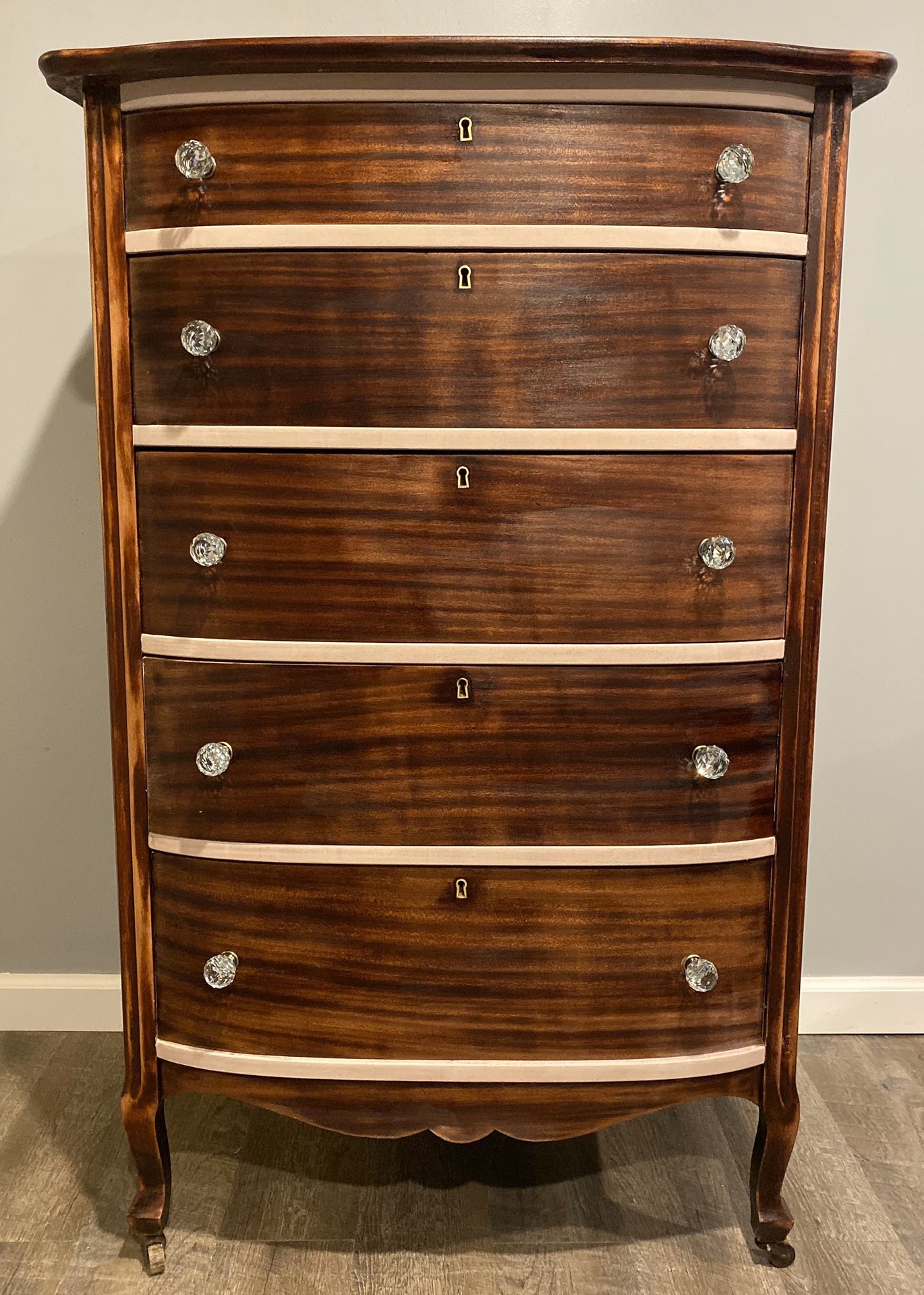Atlas Furniture 1930s mahogany dresser