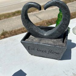 Let love flow mini fountain

