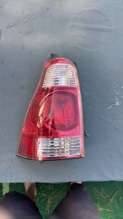 Taillight for 2003 Toyota 4Runner driver side