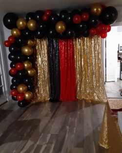Backdrop n balloons Garland