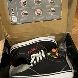 NEW Heelys Brand Wheeled Roller Skate Shoes Sneakers Youth Size 5 