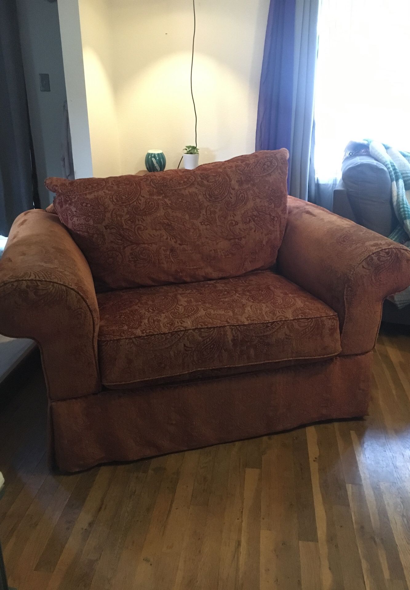 Free oversized chair!