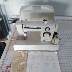 Mid 70's JC Penny Sewing Machine With Portable Travel Case. 