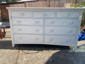 Dresser