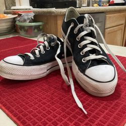 CONVERSE Chuck Taylor All Star Lift Platform Women’s Low Top Show - Size 8 