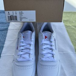 Reebok Sneakers