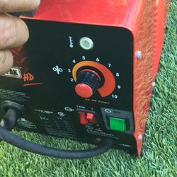 LINCOLN ELECTRIC WELD PAK COMMERCIAL!  USED ONLY SOMETIMES!  EVERYTHING WORKS!