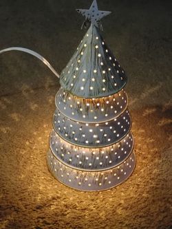 Scentsy Starry Christmas metal Christmas tree wax warmer