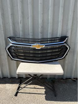 2018 2019 2020 2021 Chevy Traverse Front Bumper Grille