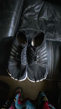 Women’s Shoes/Slippers