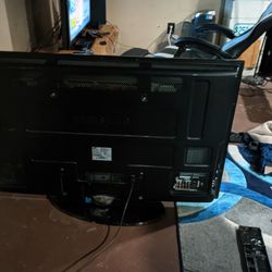 Samsung 50” Plasma TV – Works Great, Clean Screen, Cables Included