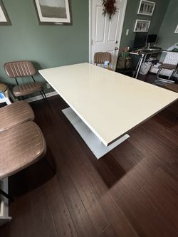 Extendable Dining Table