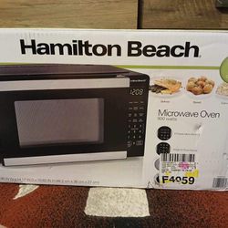 New Hamilton Beach Microwave Oven 