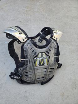 aldult o neal chest protector riding 


Dirt bike Quad Rzr Can am Motorcycle Honda Yamaha Kawasaki KTM Suzuki raptor rzr polaris 