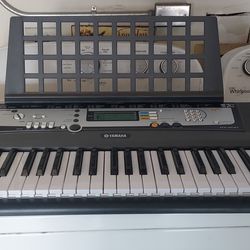 Yamaha EZ-200 Keyboard Piano