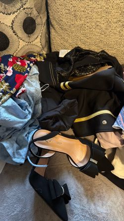 Bolsa de ropa mix de mujer S y M   $5 toda algunas cosas de niña