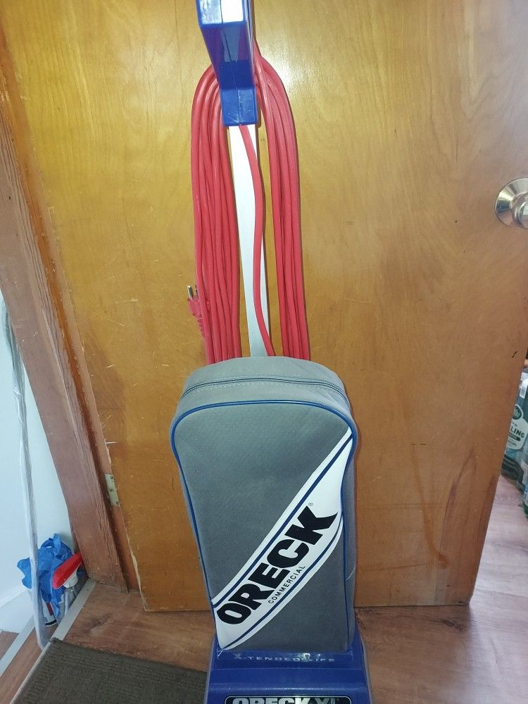 Oreck XL Reconditioned 2022 Heavy Duty Industrial Janitorial Commercial Industrial Janitorial Upright Bag Bag Vacuum Cleaner Cleaner With Extra Bags B
