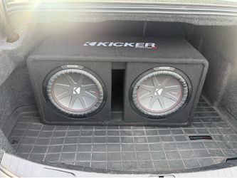2 12 inch Kicker Comp R subwoofers 1000w RMS total 2ohm DVC with ported Kicker Box & amp