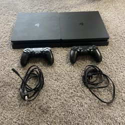 (2) PS4 Slim 1 Terabyte (2) Ps4 Wireless Controllers