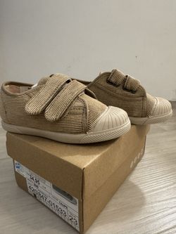 Never worn Toddler boy shoes Size 23 - US 7