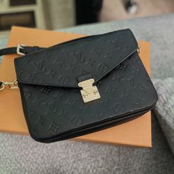Brand New Louis Vuitton Pochette Métis 