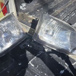 1st Gen Tacoma Headlight Housing (no bulbs)