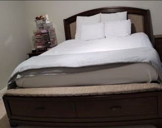 King bed with storage