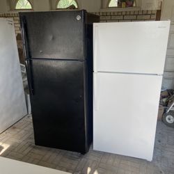 🎉WILL DELIVER FOR FEE🛻DEPENDABLE FRIDGES STARTING AT $289 & UP💸$350. 18 cu ft Black one white one is $289. Both RUN LIKE NEW & been cleaned in & ou