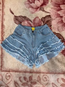 Daisy Women's Ruffled Denim Shorts Size M