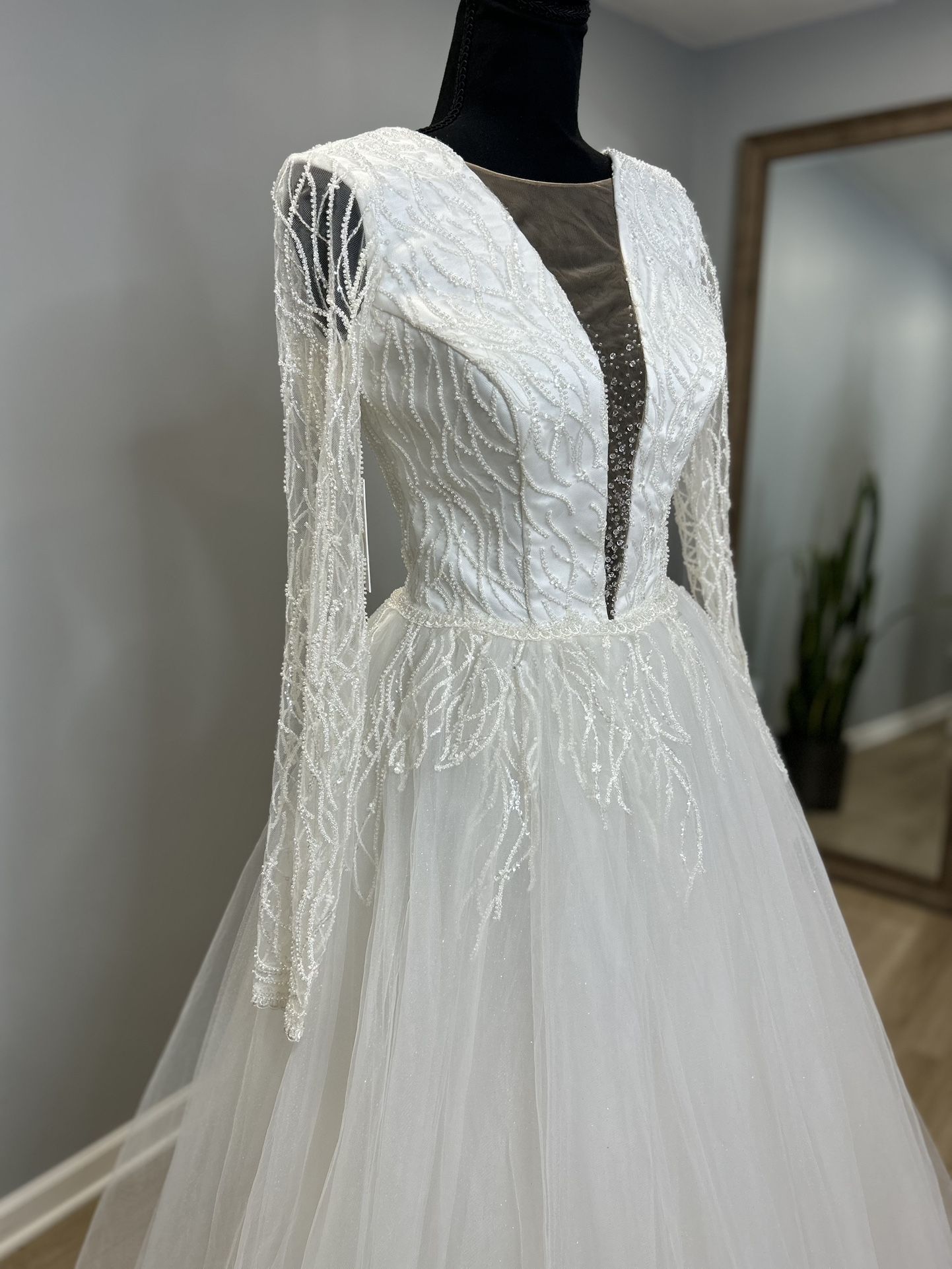 A-Line Wedding Dress Long Sleeve Illusion Deep V Tulle Gown Bridal New