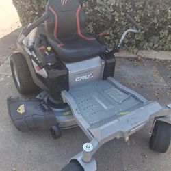 MURRAY Cruz 42 in. 19.0 HP 540cc EX1900 Series Briggs and Stratton Engine Dual Hydrostatic Drive Gas Zero Turn Mower