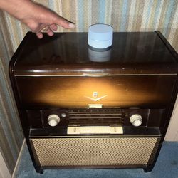 1957’  Grundig Majestic 7000 Radio/Phono Receiver Vintage Wood Crafted