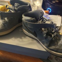 Nike Air Force 1 Size 9 With Original Box Good Shape