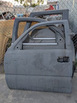 99-06 Chevy Silverado Front Left Door Shell Chevrolet