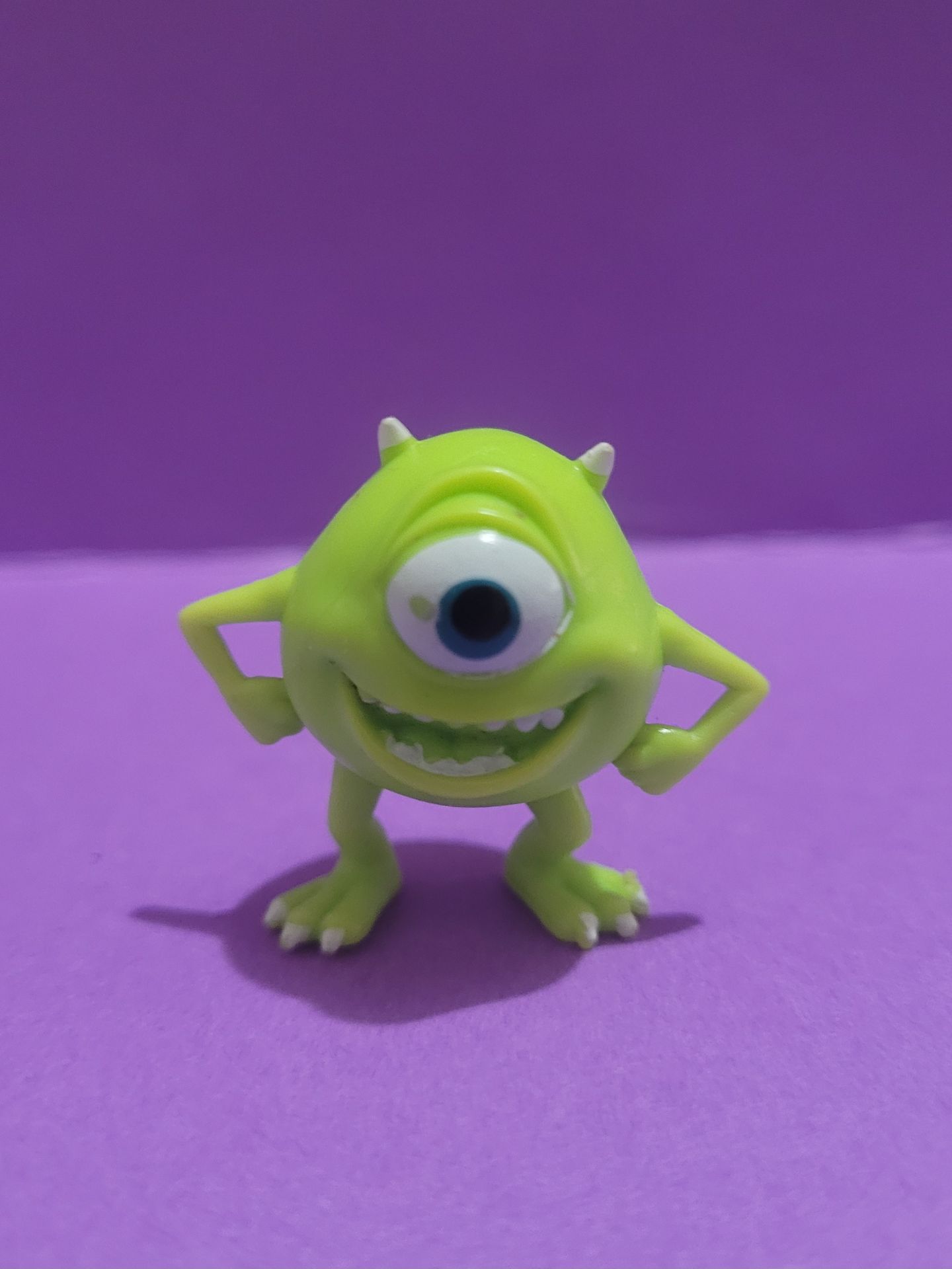 Mike Wazowski Character Disney Pixar Monster INC 1.5” Action Figure Pvc Toy.
