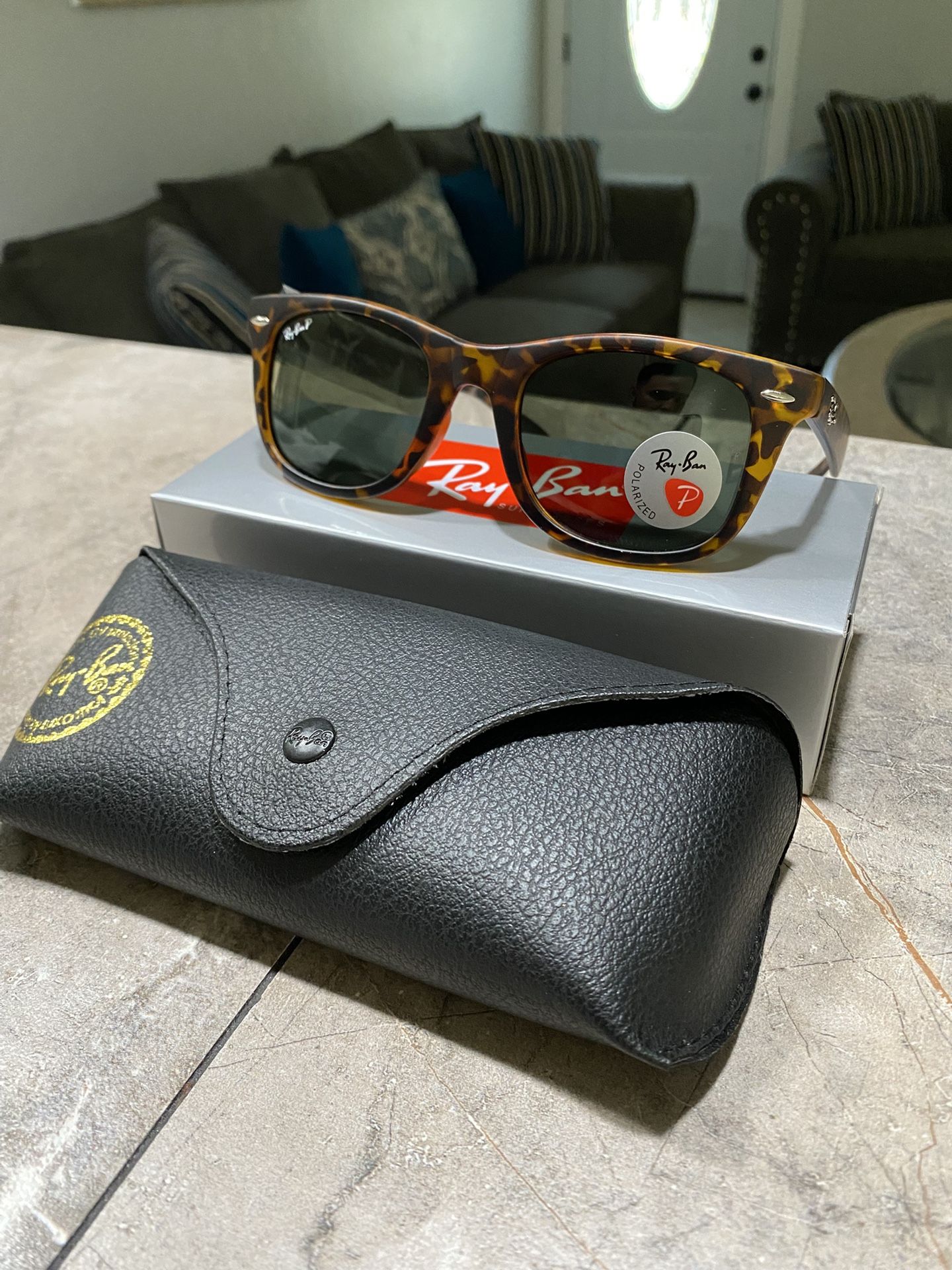 Rayban Polarized Wayfarer Sunglasses 2140
