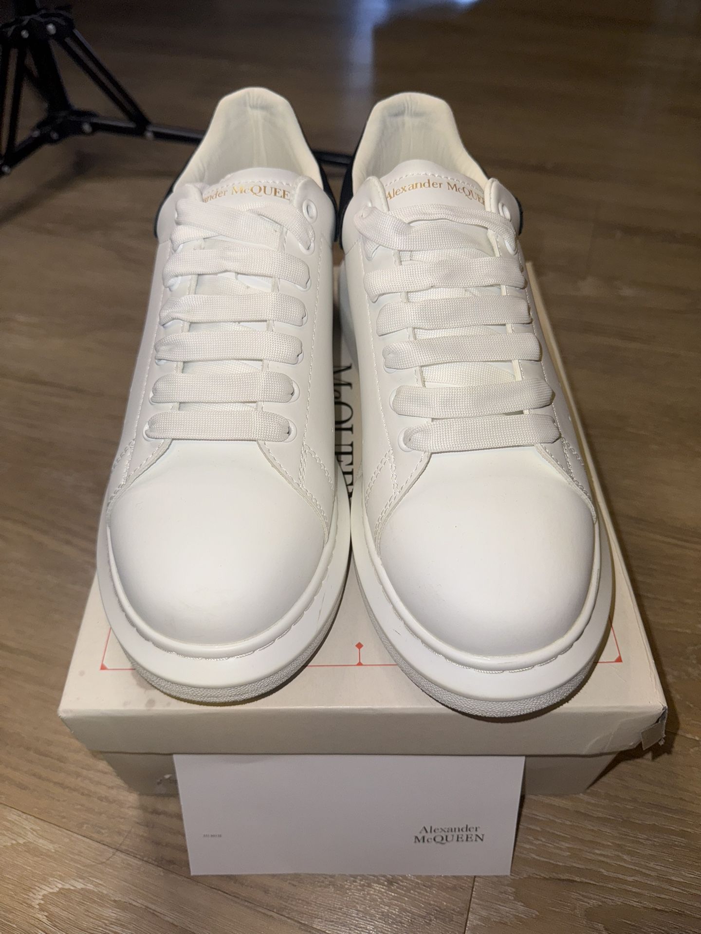 White And Black Alexander Mqueens