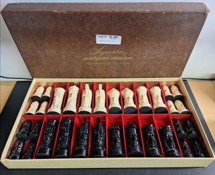 VINTAGE PETER GANINE CHESS SET