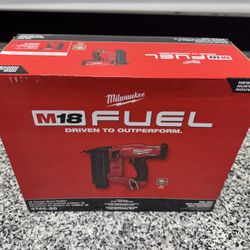 Milwaukee M18 FUEL 18-Volt Lithium-lon Brushless Cordless | 18-Gauge Brad Nailer (Tool-Only)