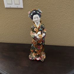 Japanese dancer Statue