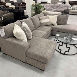 Cresswell U Shaped Modular Sectional Couch Only $39 down payment 👉 Please ask Jon Green for a discount when you arrive!
