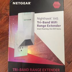 NETGEAR WiFi Mesh Range Extender EX7500 - Coverage up to 2300 sq.ft. and 45 devices with AC2200 Tri-Band Wireless Signal Booster & Repeater. Brand New