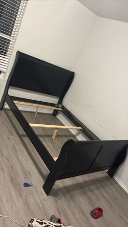 Full size bed