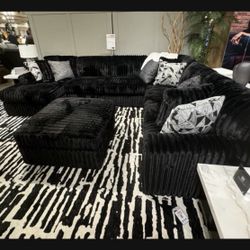 Brand New Elegant Comfy Ashley’s Midnight Onyx Sectional Sofa Set 