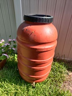 55 gallon Rain Water Collecting barrel with Spout