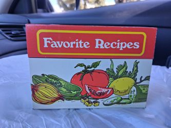 Vtg 1960's Favorite Recipes Box OHIO ART Vegetable Red White Measurement Metal Tin Box. GREAT CONDITION!...asking $15.00