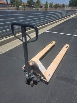 Pallet jack