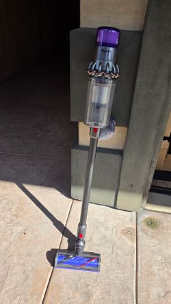 Dyson v11 vacuum