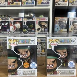 CHASE BUNDLE NEW IN HAND LE EXC Marshall D. Teach One Piece Funko Pop #1921