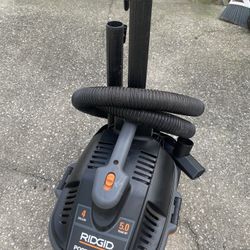 RIDGID 4 Gallon -5.0 Peak HP Portable Vac